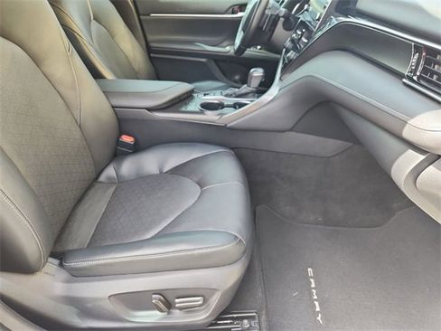 Used 2021 Toyota Camry XSE image 27