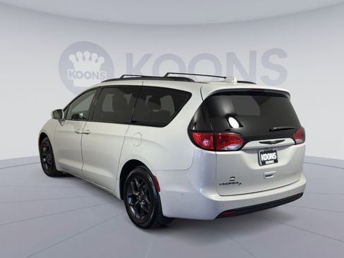 Used 2019 Chrysler Pacifica Touring-L Plus w/ Advanced Safetytec Group FWD image 4