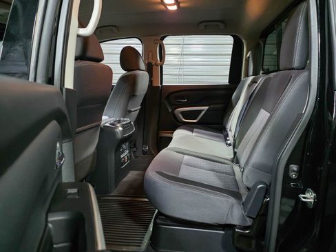 Used 2023 Nissan Titan SV w/ SV Convenience Package image 16