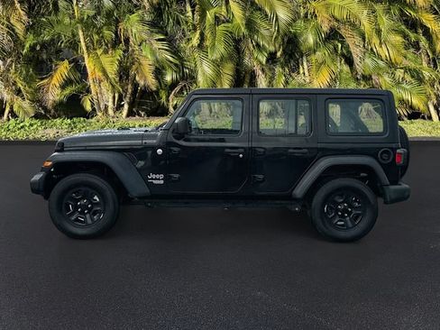 Used 2019 Jeep Wrangler Unlimited Sport AWD/4WD image 8