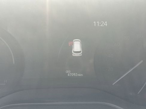 Used 2025 Toyota Sienna XLE FWD image 23