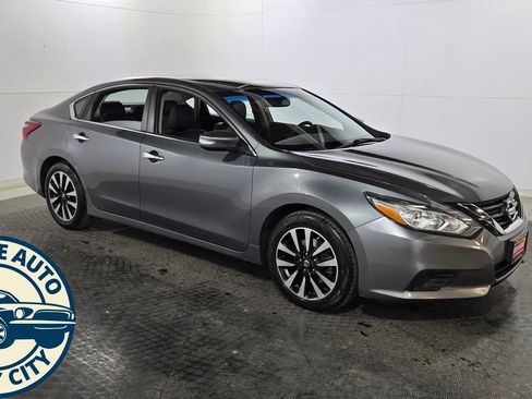 Used 2018 Nissan Altima 2.5 SL FWD image 9