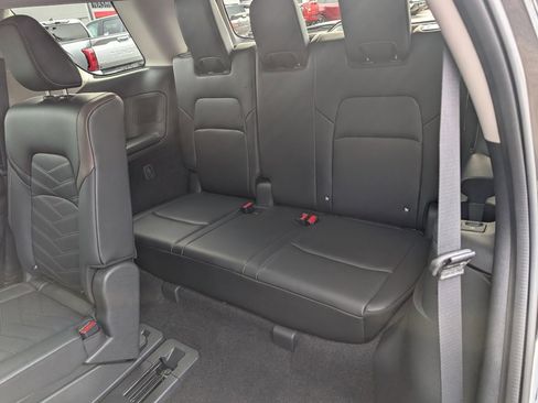 Used 2025 Nissan Pathfinder Platinum w/ Cargo Package image 16