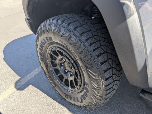 Used 2024 GMC Canyon AT4X w/ AT4X AEV Edition image 38