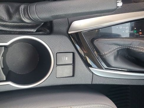 Used 2018 Toyota Corolla LE image 28