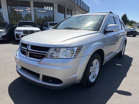 Used 2012 Dodge Journey FWD image 1