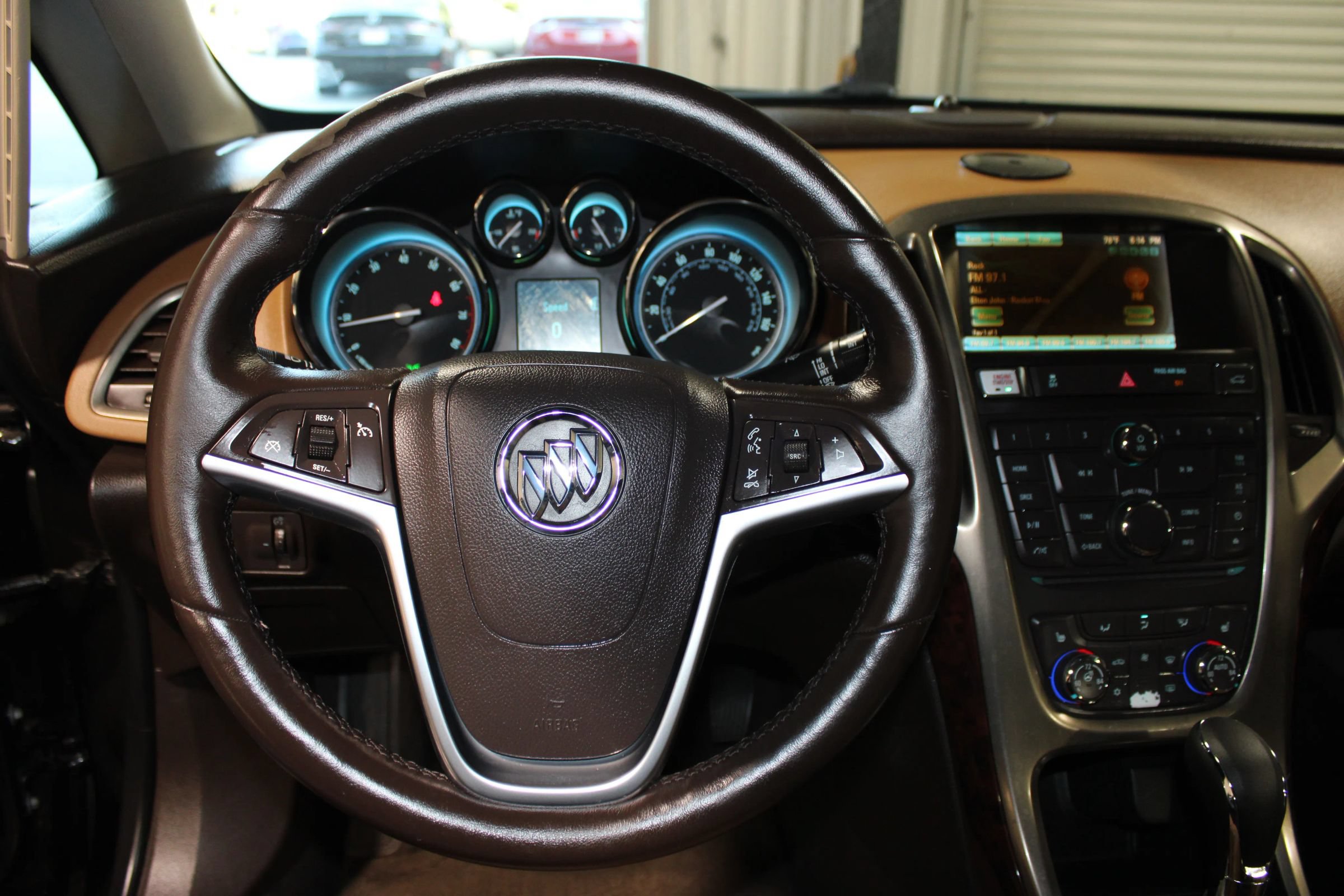 Used 2013 Buick Verano Leather FWD image 12