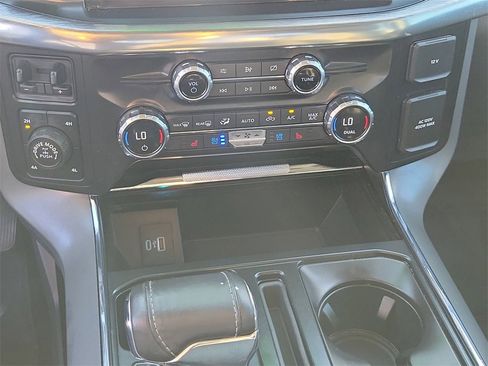 Used 2021 Ford F150 Lariat w/ Max Trailer Tow Package image 29