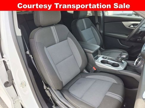 Used 2025 Chevrolet Blazer LT AWD/4WD image 15