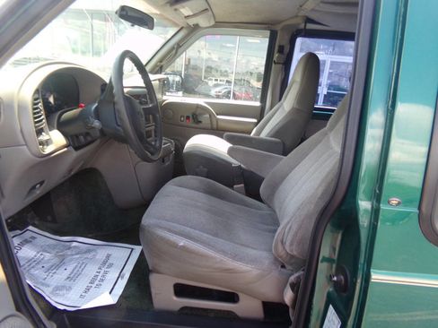 Used 1998 Chevrolet Astro w/ Convenience Group image 11