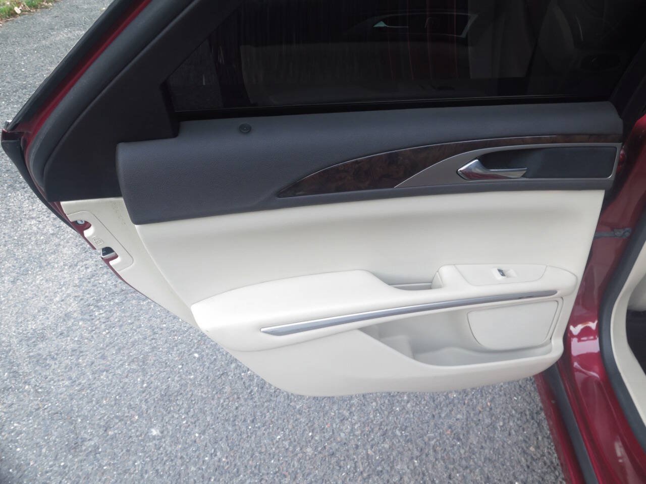 Used 2015 Lincoln MKZ Hybrid w/ Equipment Group 202A Reserve FWD image 33