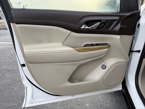 Used 2019 GMC Acadia Denali w/ Technology Package image 10