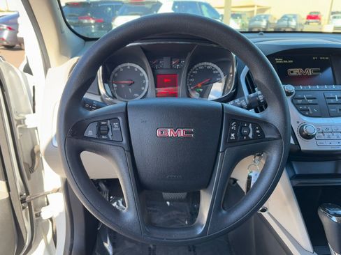 Used 2017 GMC Terrain SLE image 18