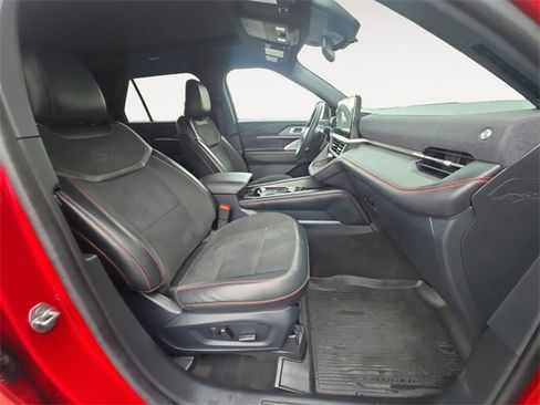Used 2025 Ford Explorer ST image 15