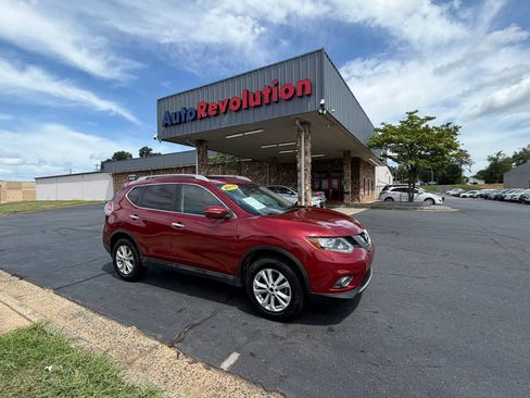 Used 2015 Nissan Rogue SV w/ SV Premium Package FWD image 1