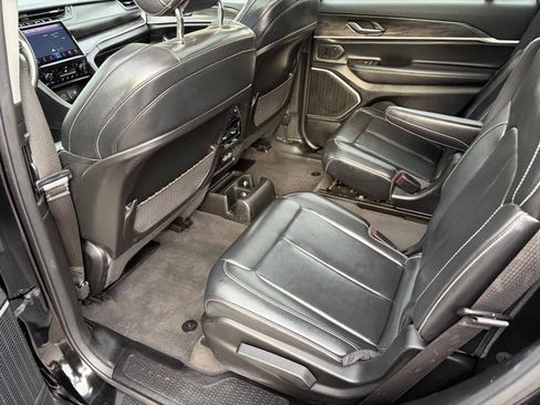 Used 2021 Jeep Grand Cherokee L Limited AWD/4WD image 17