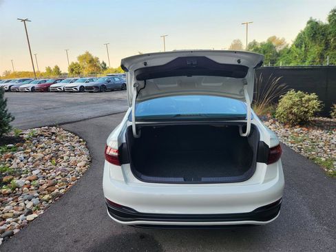 Certified 2024 Volkswagen Jetta Sport image 18