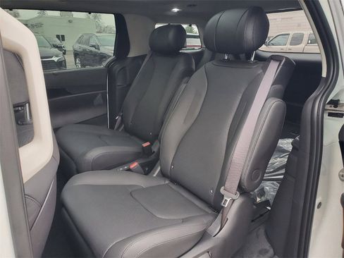 New 2025 Kia Carnival SX Prestige image 30