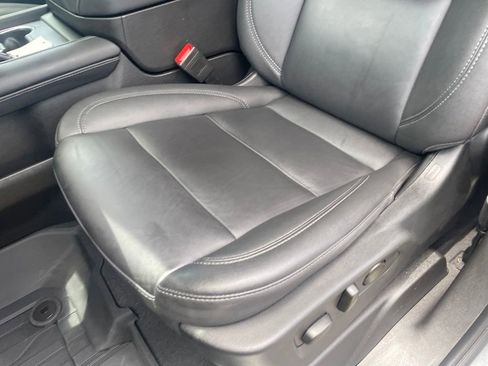 Used 2023 Chevrolet Tahoe Z71 w/ Luxury Package AWD/4WD image 22