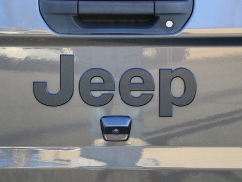 Used 2020 Jeep Gladiator Sport w/ Quick Order Package 24S image 5