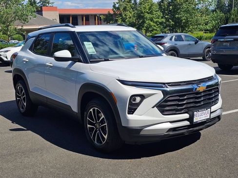 New 2026 Chevrolet TrailBlazer LT w/ LT Cold Weather Package AWD/4WD image 7
