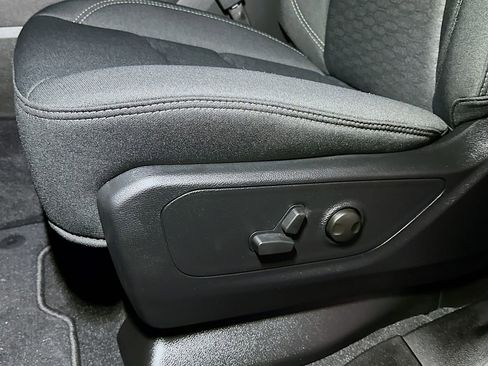 New 2026 RAM 1500 Big Horn AWD/4WD image 14