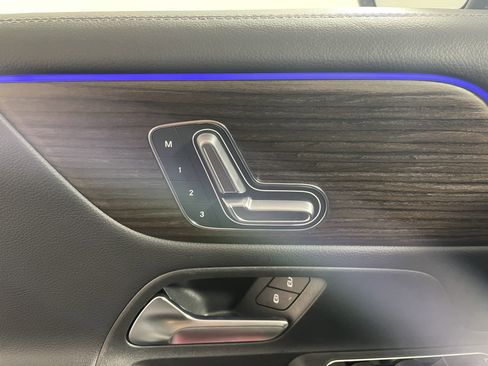 New 2026 Mercedes-Benz GLB 250 image 21