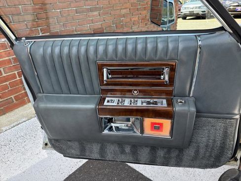 Used 1989 Cadillac Brougham image 30