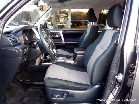 Used 2018 Toyota 4Runner SR5 image 9