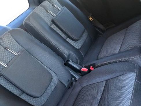 Used 2017 Ford Explorer XLT image 11