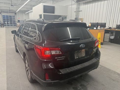Used 2017 Subaru Outback 2.5i Touring image 6