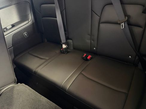 Used 2025 Nissan Pathfinder SL image 28