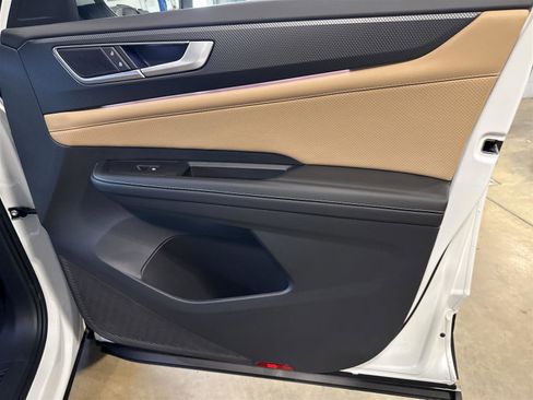 New 2025 Volkswagen Atlas Cross Sport SEL image 31