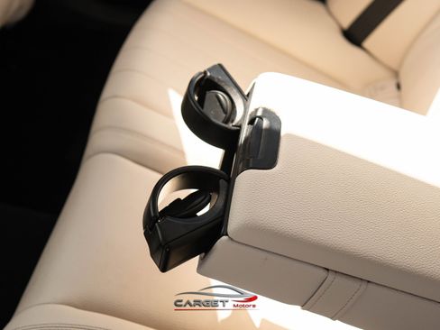 Used 2017 Mercedes-Benz E 300 4MATIC image 21