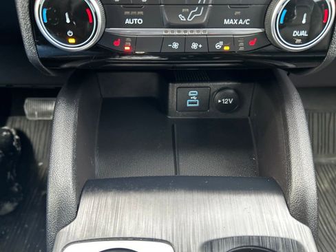 Used 2022 Ford Escape SEL image 28