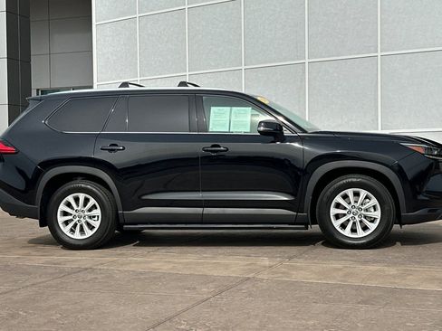 Certified 2024 Toyota Grand Highlander XLE image 3