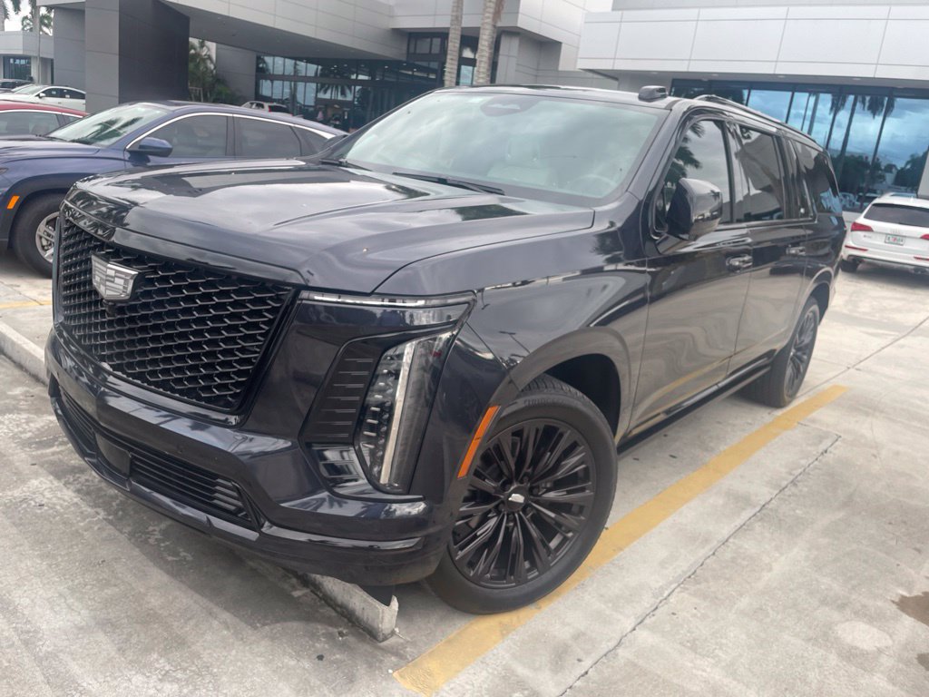 Used 2025 Cadillac Escalade ESV Sport Platinum w/ LPO, ONYX Package RWD image 9