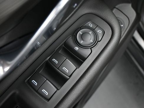 Used 2023 GMC Terrain SLE w/ Driver Convenience Package image 13