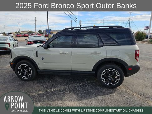 Used 2025 Ford Bronco Sport Outer Banks AWD/4WD image 7