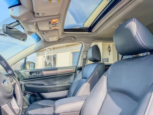 Used 2017 Subaru Outback 3.6R Limited image 12