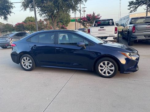 Used 2022 Toyota Corolla LE FWD image 4