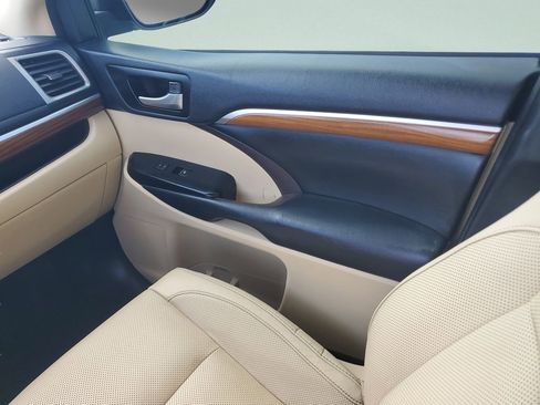 Used 2018 Toyota Highlander Limited AWD/4WD image 13