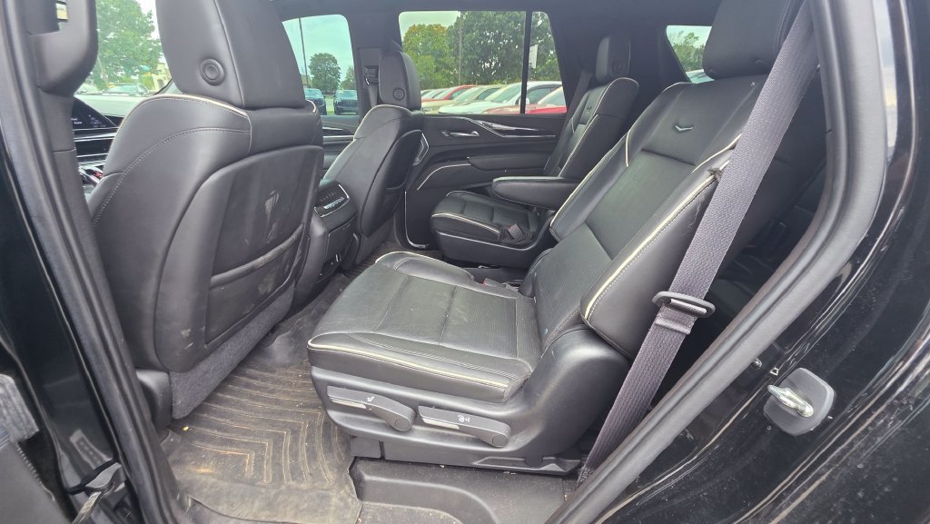Used 2021 Cadillac Escalade Sport w/ Driver Assist Tech Package AWD/4WD image 5