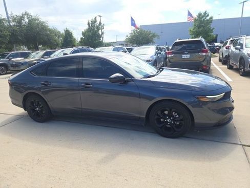 Used 2025 Honda Accord SE image 2