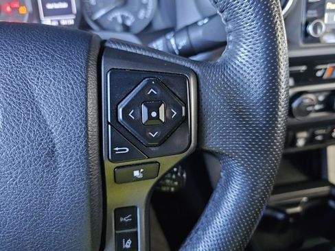 Used 2020 Toyota Tacoma 2WD Double Cab image 31