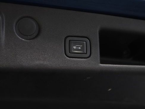 Used 2021 Chevrolet Equinox Premier image 6