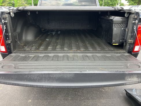 Used 2018 RAM 1500 Express w/ Black Ram 1500 Express Group AWD/4WD image 8