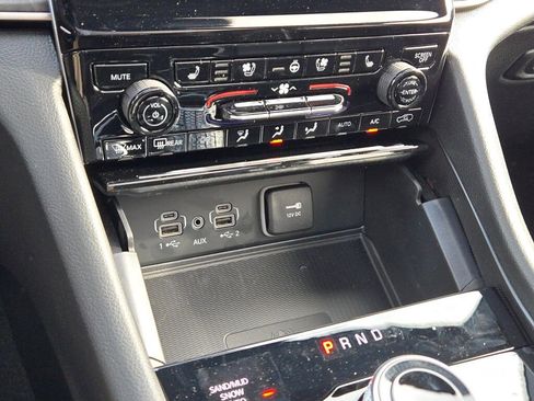 New 2025 Jeep Grand Cherokee L Limited w/ Luxury Tech Group II image 30