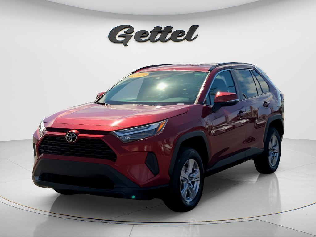 Used 2022 Toyota RAV4 XLE FWD image 1
