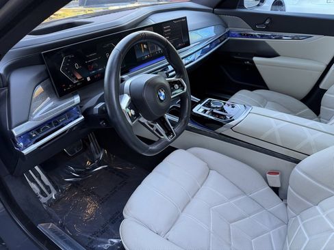 Used 2023 BMW 760i xDrive w/ Executive Package image 24